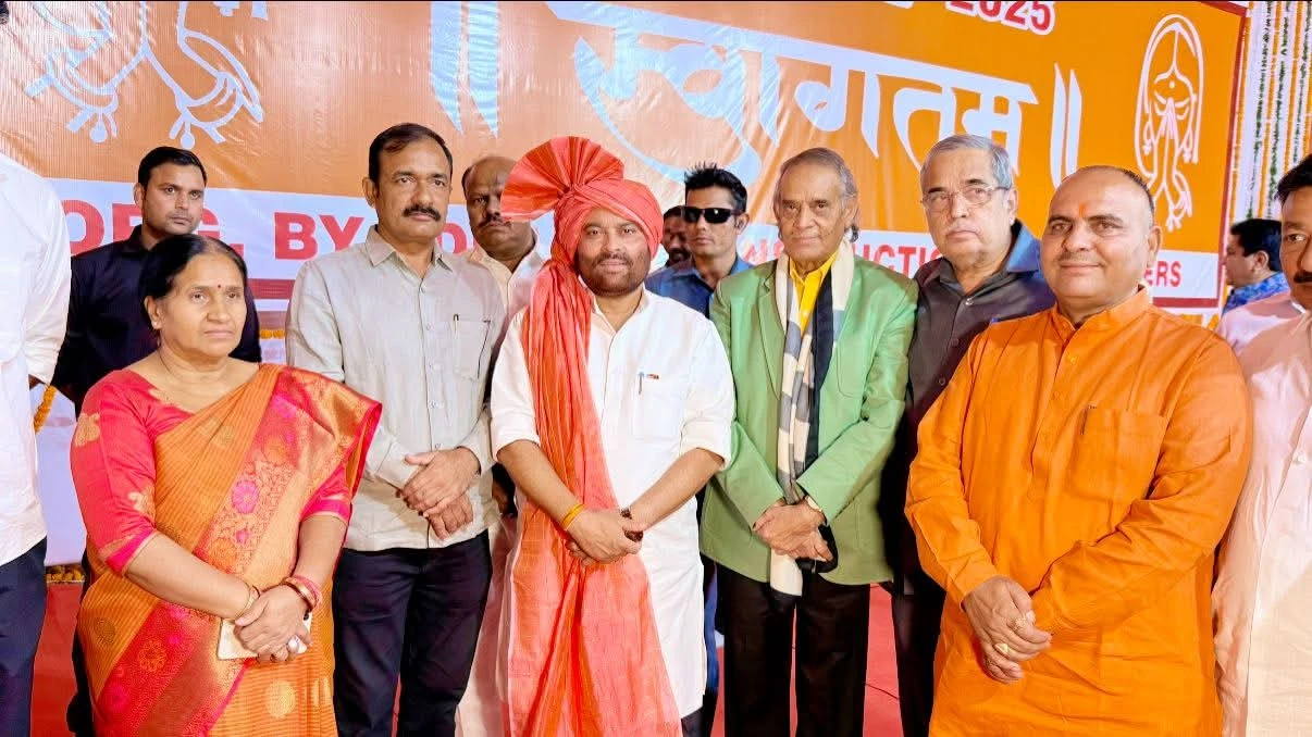 ट्रेड फेयर में हरिओम पंवार और सुदीप भोला की ओजस्वी कविताओं ने किया मंत्रमुग्ध