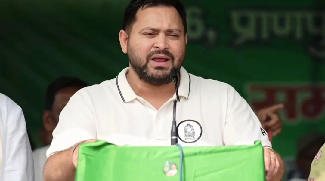 महागठबंधन की सरकार बनी तो वक्फ कानून को कूड़ेदान में फेंक देंगे: तेजस्वी यादव