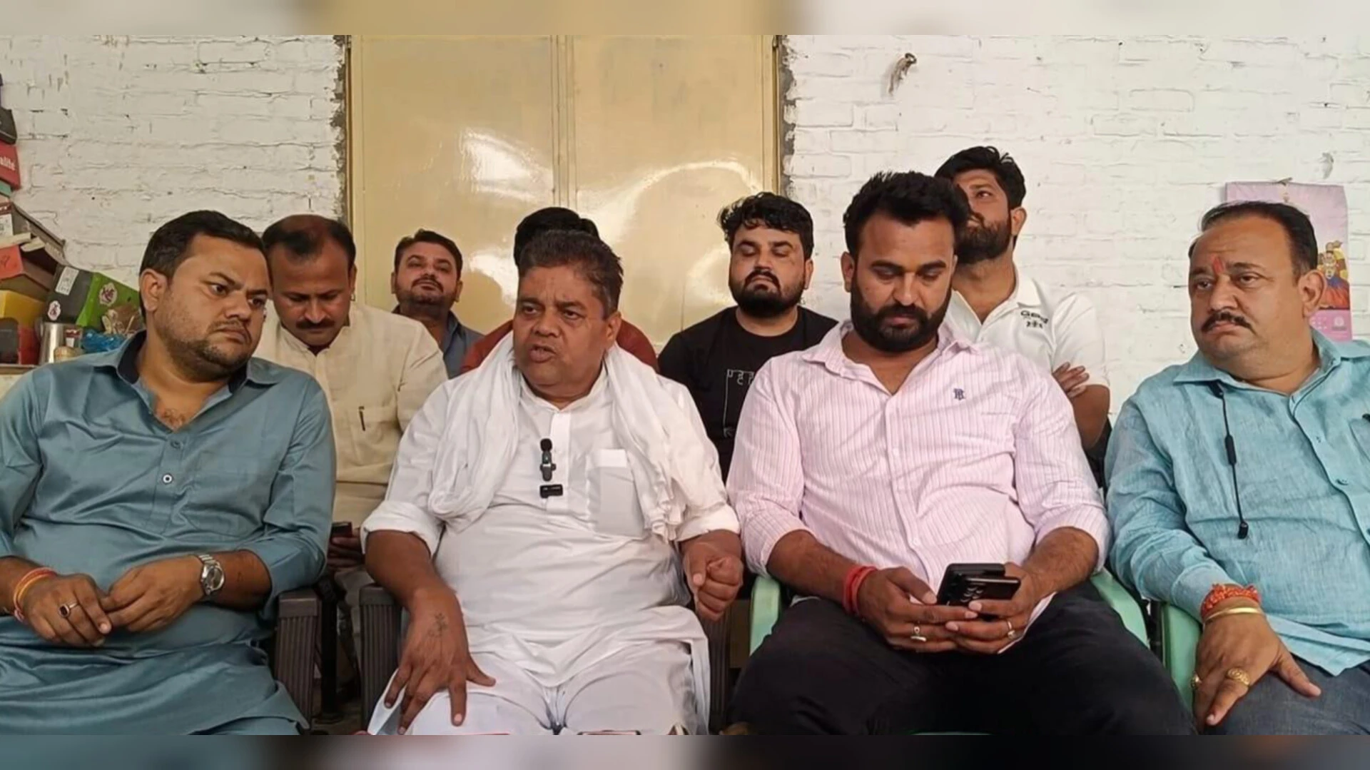 रंगदारी मांगने के आरोप में मांगेराम समेत तीन पर मुकदमा दर्ज
