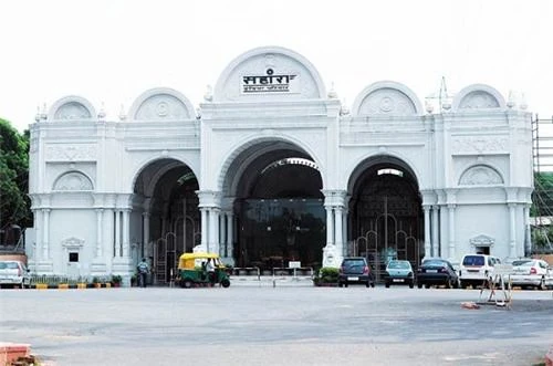 सहारा इंडिया पर बड़ी कार्रवाई: कर्मचारियों का ₹1180 करोड़ पीएफ न चुकाने पर संपत्तियां होंगी कुर्क