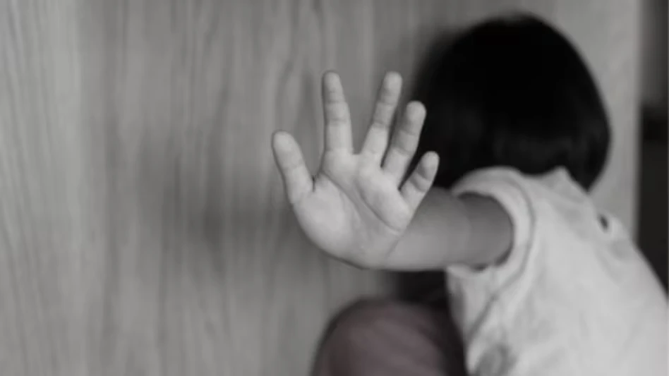 कोलकाता के फाइव स्टार होटल में हंगामा: महिला से छेड़खानी, परिवार पर बोतलें फेंकीं