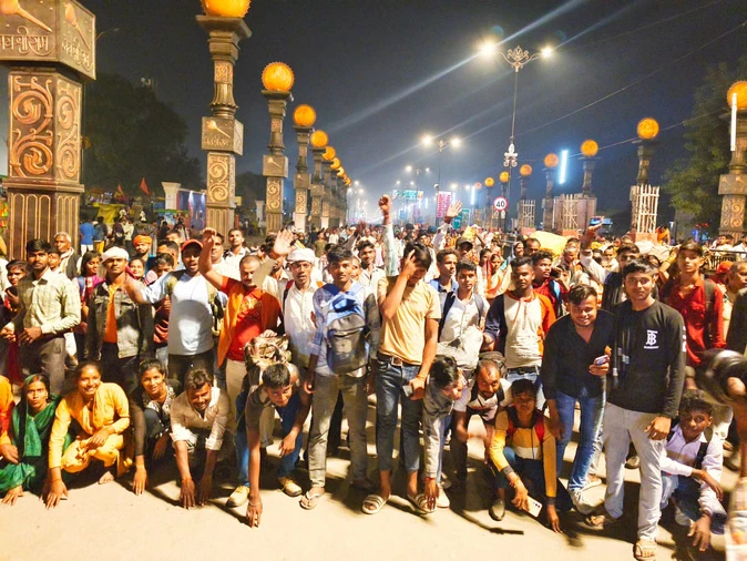 अयोध्या में शुरू हुई 14 कोसी परिक्रमा, एटीएस की निगरानी में पूरी होगी यात्रा
