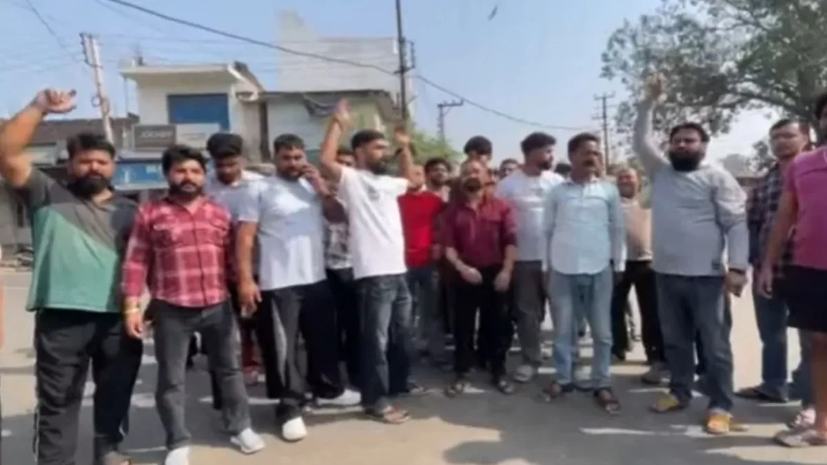 भगवान श्रीराम पर आपत्तिजनक टिप्पणी से भड़का आक्रोश, कठुआ में विरोध प्रदर्शन तेज