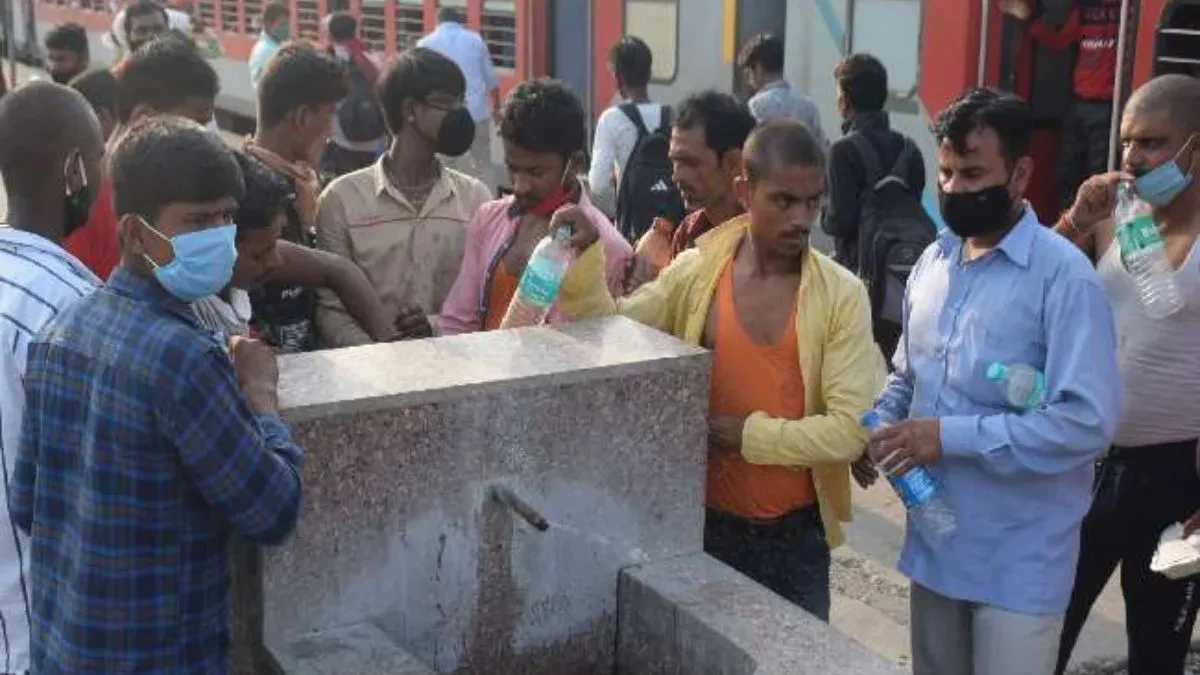 रायबरेली स्टेशन पर अब खुले में ब्रश या कपड़े धोना पड़ेगा महंगा, 500 रुपये तक जुर्माना