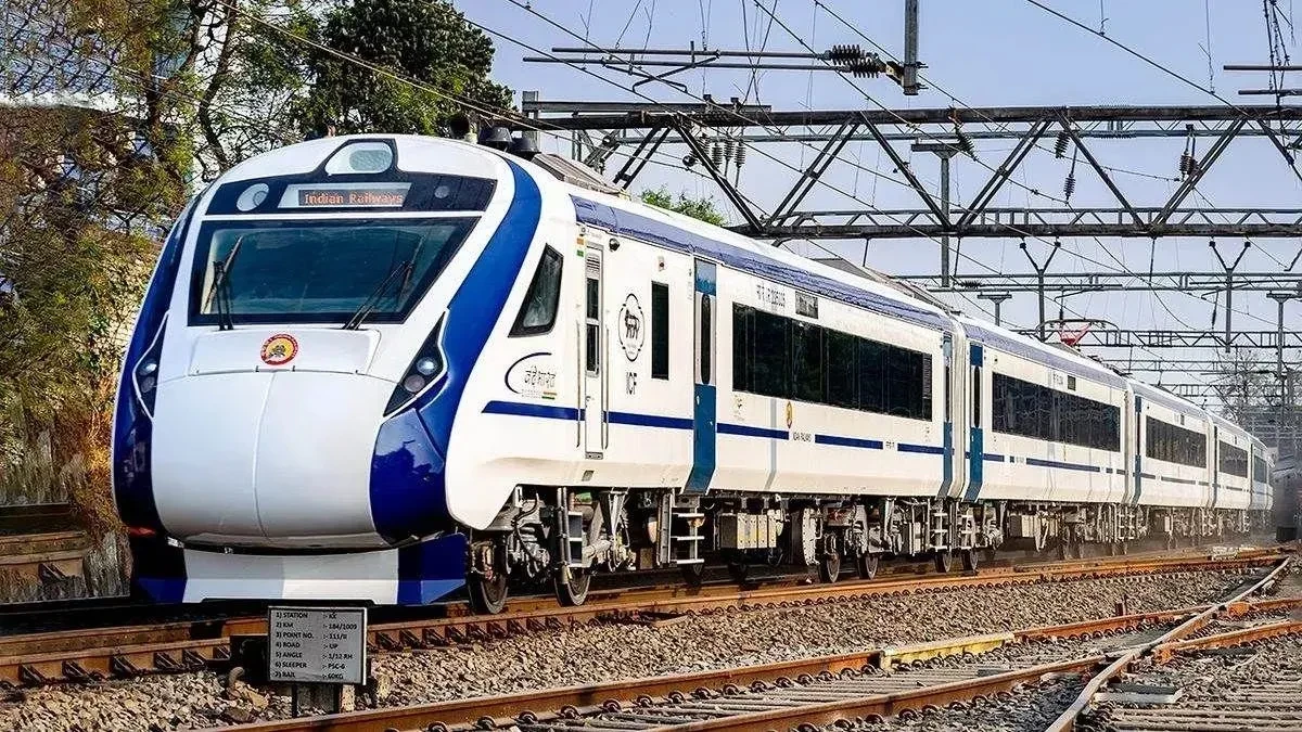 वंदे भारत और शताब्दी में यात्रियों पर बढ़ा बोझ, ऑनलाइन टिकट में हटाया गया 'नो फूड' विकल्प