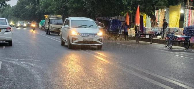 बिहार में मोंथा चक्रवात का कहर, 36 घंटे तक बारिश का अलर्ट; चुनावी रैलियों पर पड़ा असर