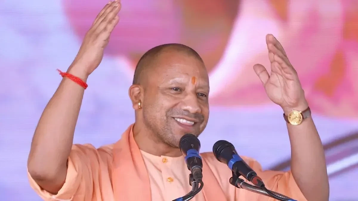 दरभंगा में गरजे योगी: बोले– 'इंडी गठबंधन के तीन बंदर हैं पप्पू, टप्पू और अप्पू'