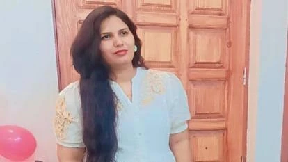 आईआईटीयन युवती ने गंगा बैराज से लगाई छलांग, तलाश में जुटे गोताखोर