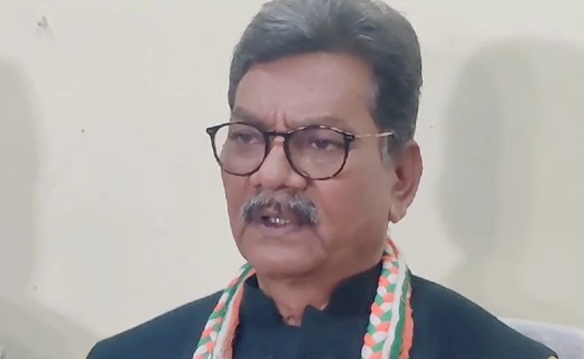 रेल मंत्री के हाथ बंधे, बिलासपुर हादसे के लिए पीएम मोदी जिम्मेदार: महंत