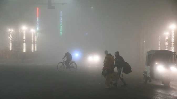 राजस्थान से लेकर कश्मीर तक मौसम ने बदला रंग, ठंडी हवाओं से गिरा तापमान