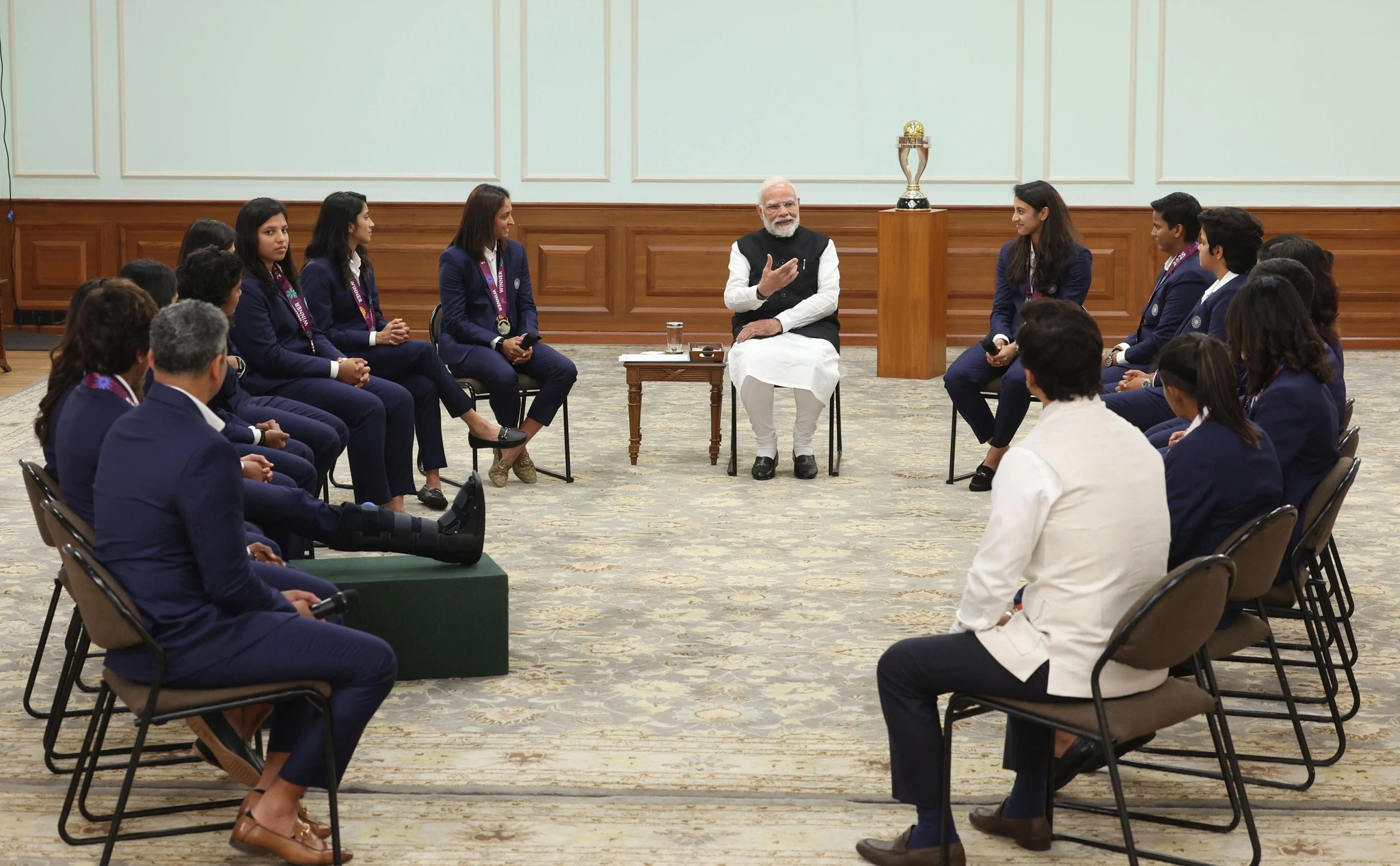 विश्व चैंपियन टीम से मिले पीएम मोदी, बातचीत का वीडियो सोशल मीडिया पर हुआ वायरल