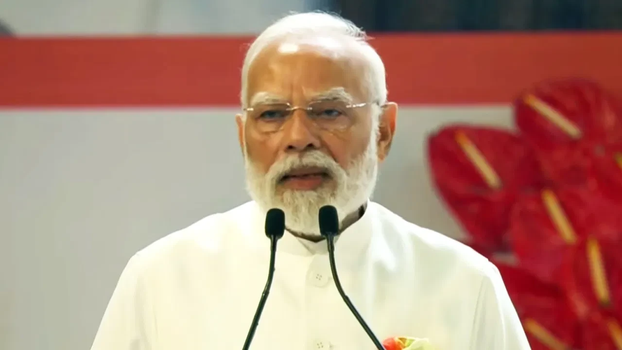 वंदे मातरम् ने गुलामी की बेड़ियां तोड़ीं, आज भी देता है राष्ट्र निर्माण की प्रेरणा: पीएम मोदी