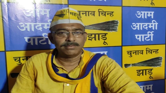 फरार पटाखा कारोबारी कादिर ने अदालत में किया आत्मसमर्पण, 100 करोड़ रुपये से अधिक की ठगी का आरोप