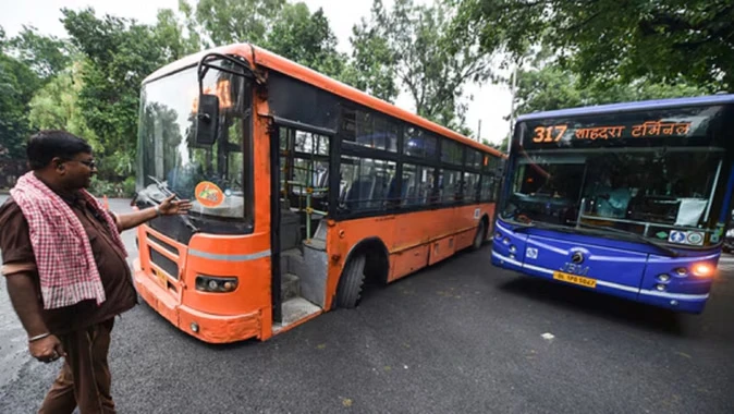दिल्ली डीटीसी बसों में महिलाओं के बाद अब ये लोग भी कर सकेंगे मुफ्त यात्रा