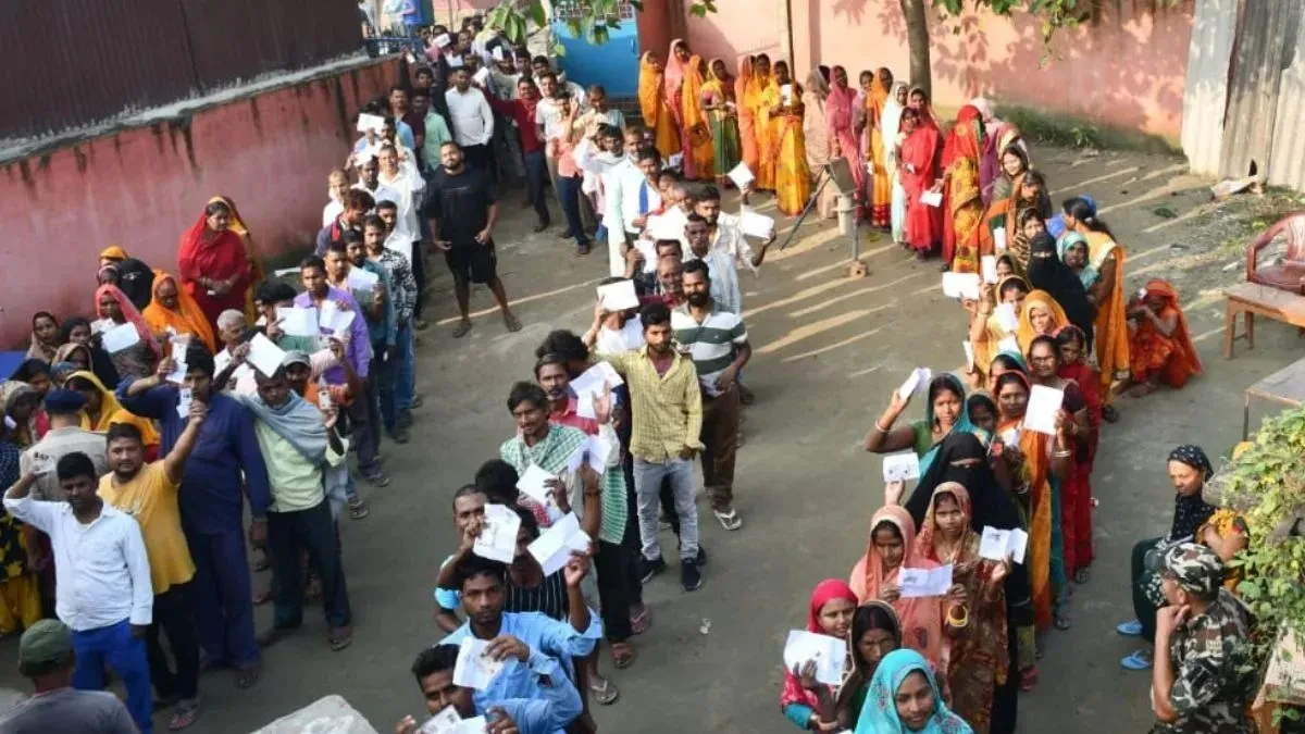 बिहार में लोकतंत्र का जश्न, पहले चरण में 65% से अधिक वोटिंग, आयोग ने जारी किया अंतिम आंकड़ा