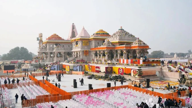 राम जन्मभूमि परिसर सजावट के अंतिम चरण में, पीएम मोदी के स्वागत की तैयारियां जोरों पर