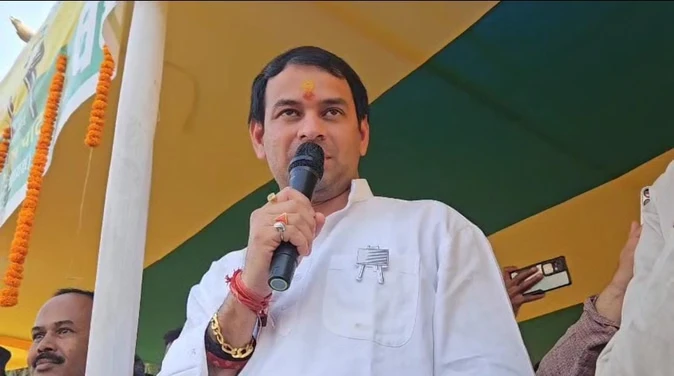 लालू के बड़े बेटे तेज प्रताप को मिली Y-प्लस श्रेणी की सुरक्षा, भाजपा से नजदीकी की अटकलें