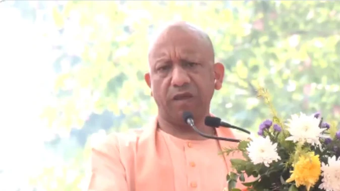 सीएम योगी का बड़ा ऐलान: अब यूपी के हर स्कूल में गूंजेगा ‘वंदे मातरम्’