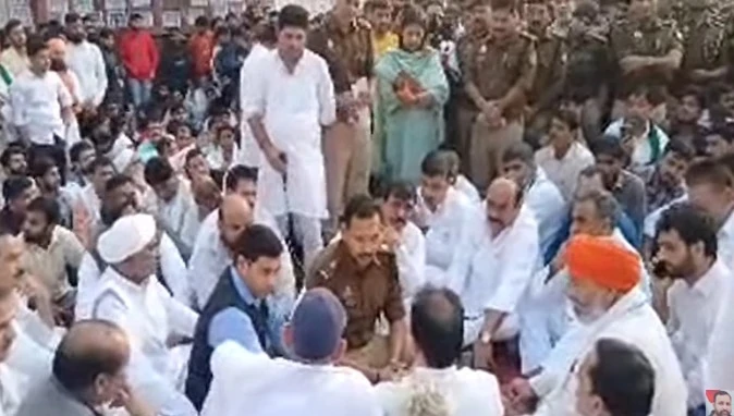 बुढ़ाना: छात्र उज्ज्वल राणा की मौत पर उबाल, सड़क पर शव रखकर प्रदर्शन
