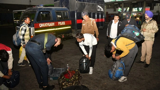 दिल्ली ब्लास्ट के बाद पंजाब पुलिस ने बढ़ाई सुरक्षा, हेडक्वार्टर पर कड़ा पहरा