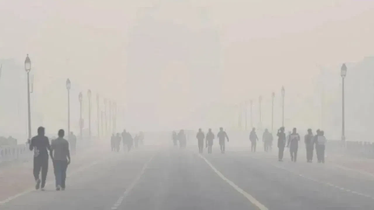 दिल्ली-एनसीआर में बढ़ती ठंड और घटती हवा की गुणवत्ता ने बढ़ाई चिंता