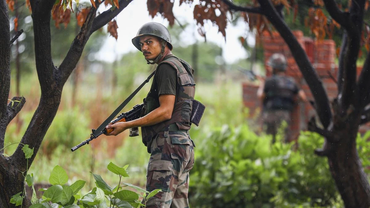 जम्मू-कश्मीर में आतंकवाद रोधी कार्रवाई तेज, 60 गिरफ्तार, 10 हिरासत में