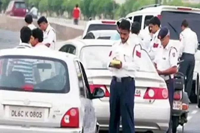 दिल्ली सरकार लाएगी वन-टाइम ट्रैफिक चालान माफी योजना, पुराने चालानों पर 80% तक की छूट