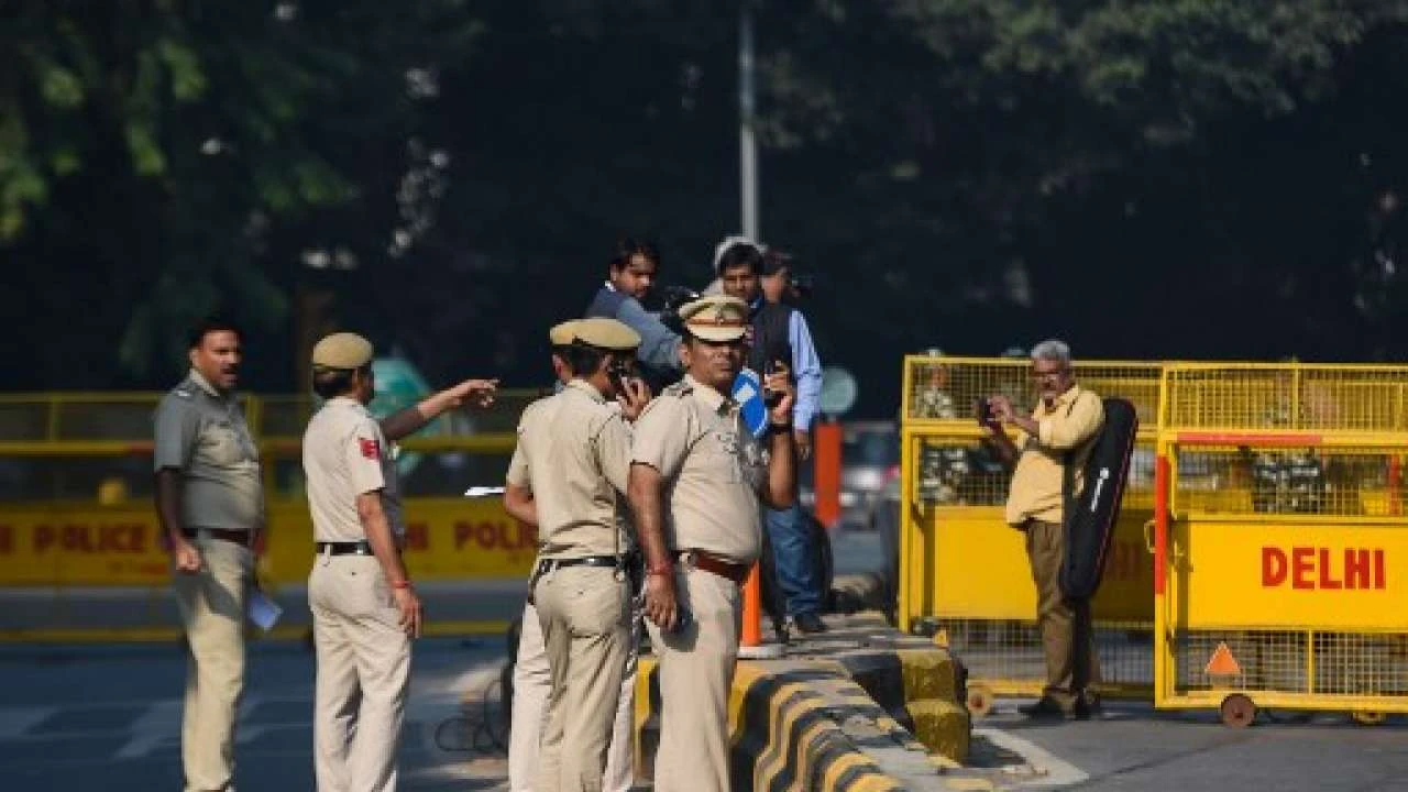 रेलवे, मेट्रो और एयरपोर्ट पर बढ़ी सुरक्षा, दिल्ली पुलिस ने जारी की नई एडवाइजरी