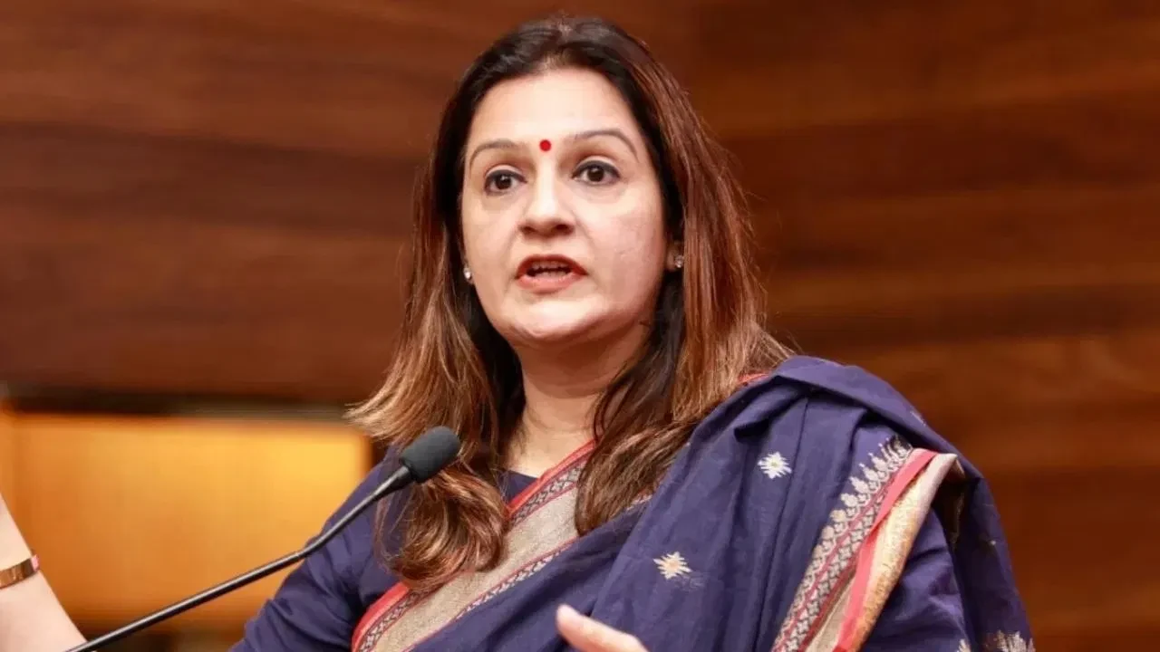 प्रियंका चतुर्वेदी की विपक्षी नेताओं को सलाह: देश की महिलाओं से करें बात