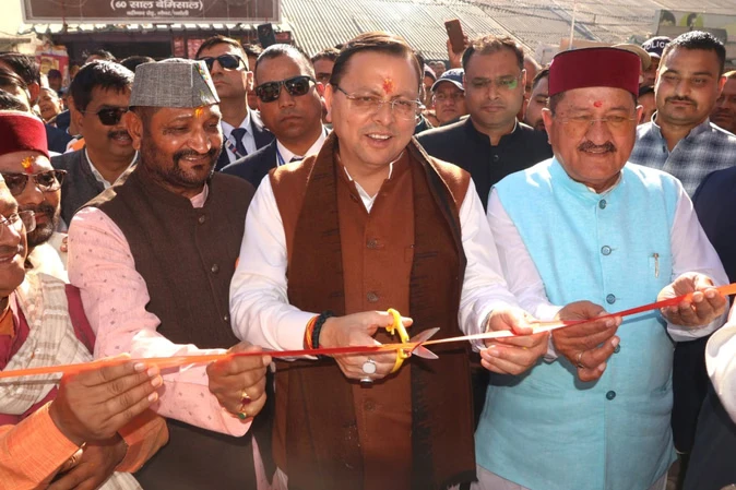 गौचर हवाई पट्टी से जल्द 18-सीटर विमान सेवा होगी शुरू, सीएम धामी ने की घोषणा