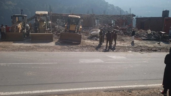 उधमपुर में ड्रग माफिया पर बड़ी कार्रवाई, मखन दीन की करोड़ों की अवैध संपत्तियाँ ध्वस्त
