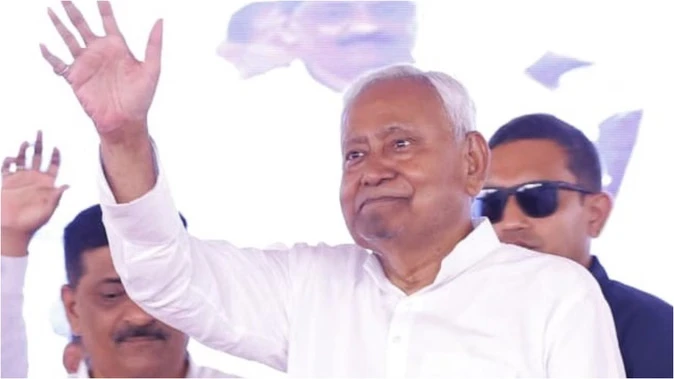 बिहार कैबिनेट: कल इस्तीफा देकर नया दावा पेश करेंगे नीतीश कुमार