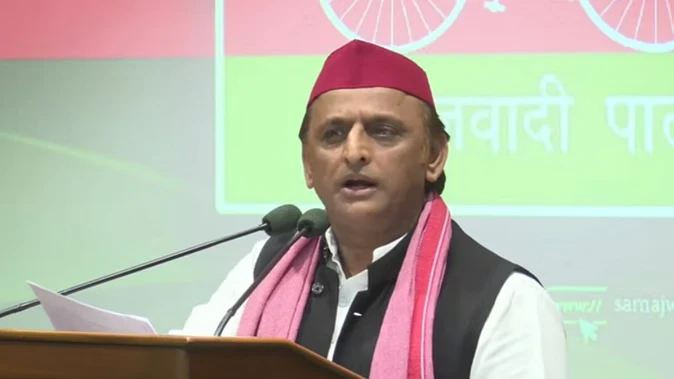 भाजपा हिंदुस्तानियत पर संकट खड़ा कर रही है: अखिलेश यादव