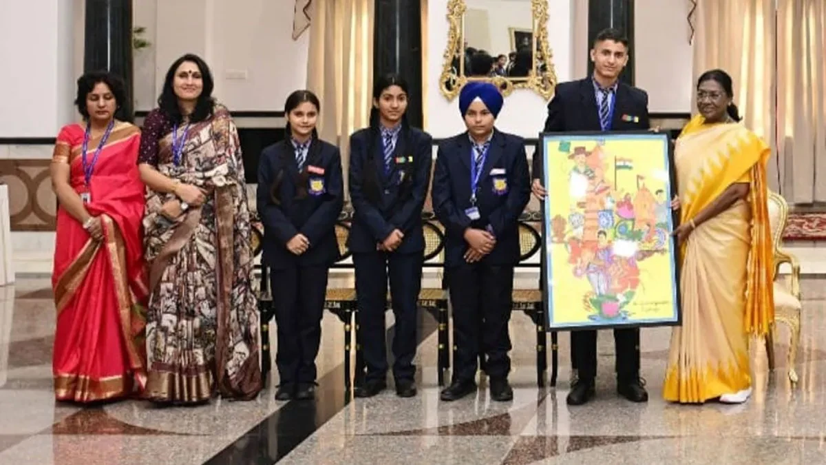 राष्ट्रपति द्रौपदी मुर्मू से मिले ज़ेवियर्स ग्लोबल स्कूल के छात्र, विशेष पेंटिंग की भेंट