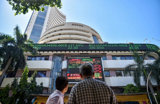 भारतीय शेयर बाजार में गिरावट, सेंसेक्स 278 अंक टूटा और निफ्टी 26,000 के नीचे