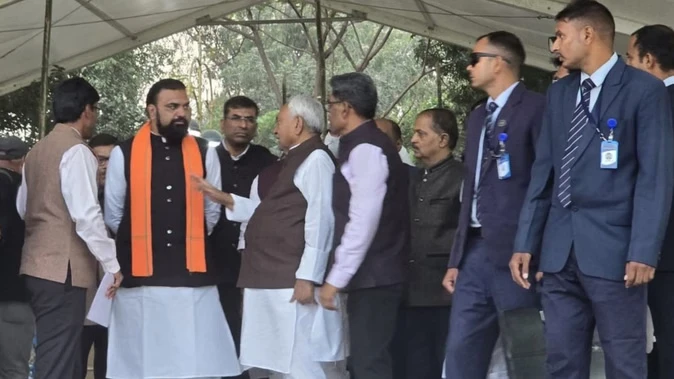 पटना में शपथ ग्रहण की तैयारी तेज, जायजा लेने खुद गांधी मैदान पहुंचे नीतीश