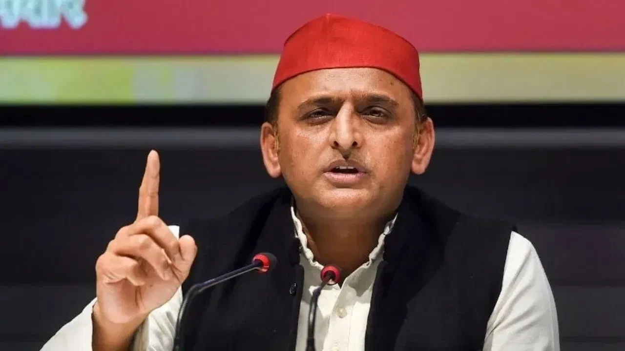 यूपी-बंगाल में SIR के बहाने 50 हजार वोट कटवाने की भाजपा की साजिश: अखिलेश