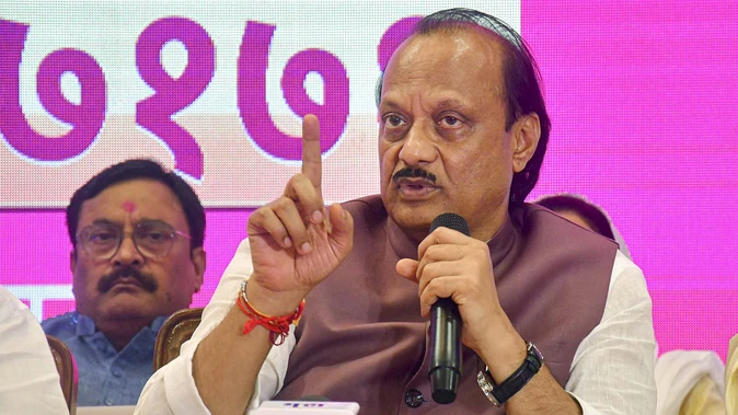 ‘आपके पास वोट, मेरे पास फंड’: अजित पवार के बयान पर विपक्ष ने चुनाव आयोग से पूछा सवाल