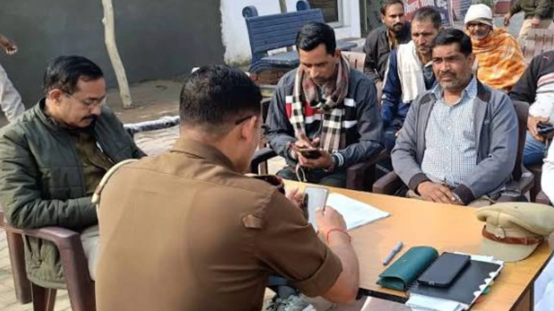 समाधान दिवस पर अधिकारियों ने सुनी शिकायतें, कई मामलों का त्वरित निस्तारण