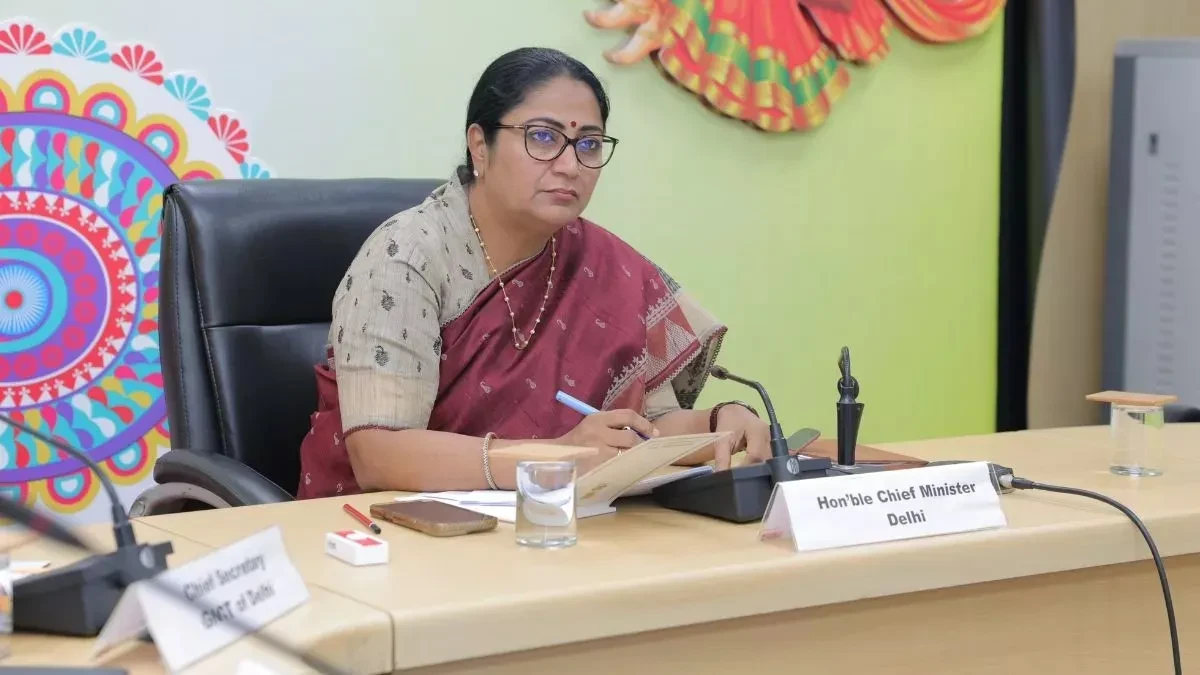 दिल्ली में बढ़े प्रदूषण के बीच 50% कर्मचारियों को वर्क फ्रॉम होम का आदेश