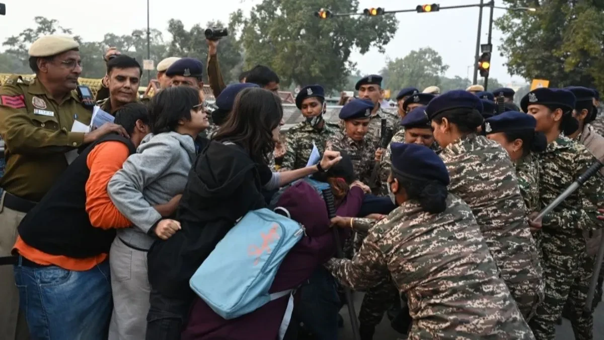 इंडिया गेट झड़प: कोर्ट ने 17 प्रदर्शनकारियों को तीन दिन की हिरासत में भेजा