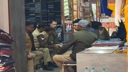 शामली में कपड़ा व्यापारी की दुकान पर एसआईबी का छापा, व्यापारियों में रोष
