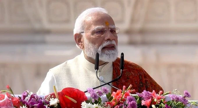राम मंदिर के शिखर पर पीएम मोदी ने किया ध्वजारोहण, बोले- ‘सभ्यता का नया पुनर्जागरण’