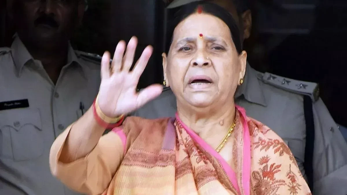 आईआरसीटीसी घोटाले में राबड़ी देवी की याचिका पर दिल्ली कोर्ट ने सीबीआई से मांगा जवाब