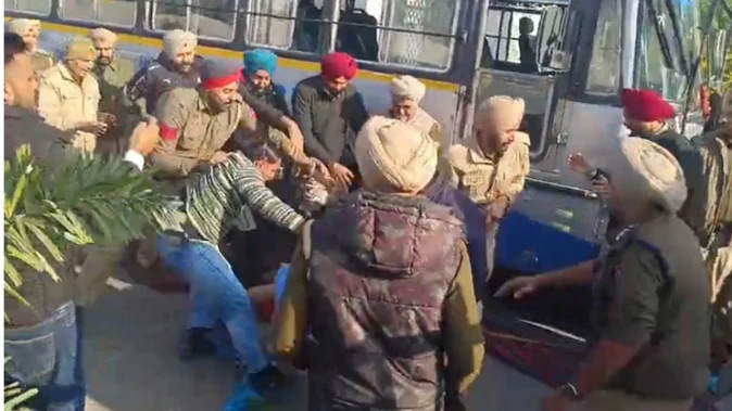 पटियाला में रोडवेज कर्मचारियों पर पुलिस का लाठीचार्ज, पंजाब भर में हड़ताल जारी
