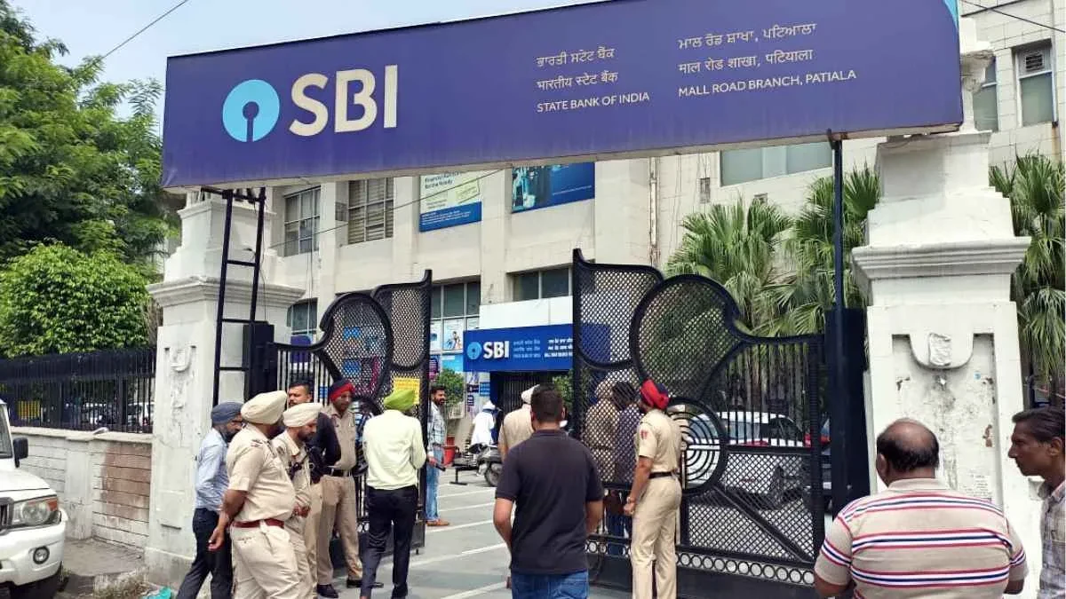 पुणे में एसबीआई कार लोन में करोड़ों की धोखाधड़ी का खुलासा, 12 ठिकानों पर छापेमारी