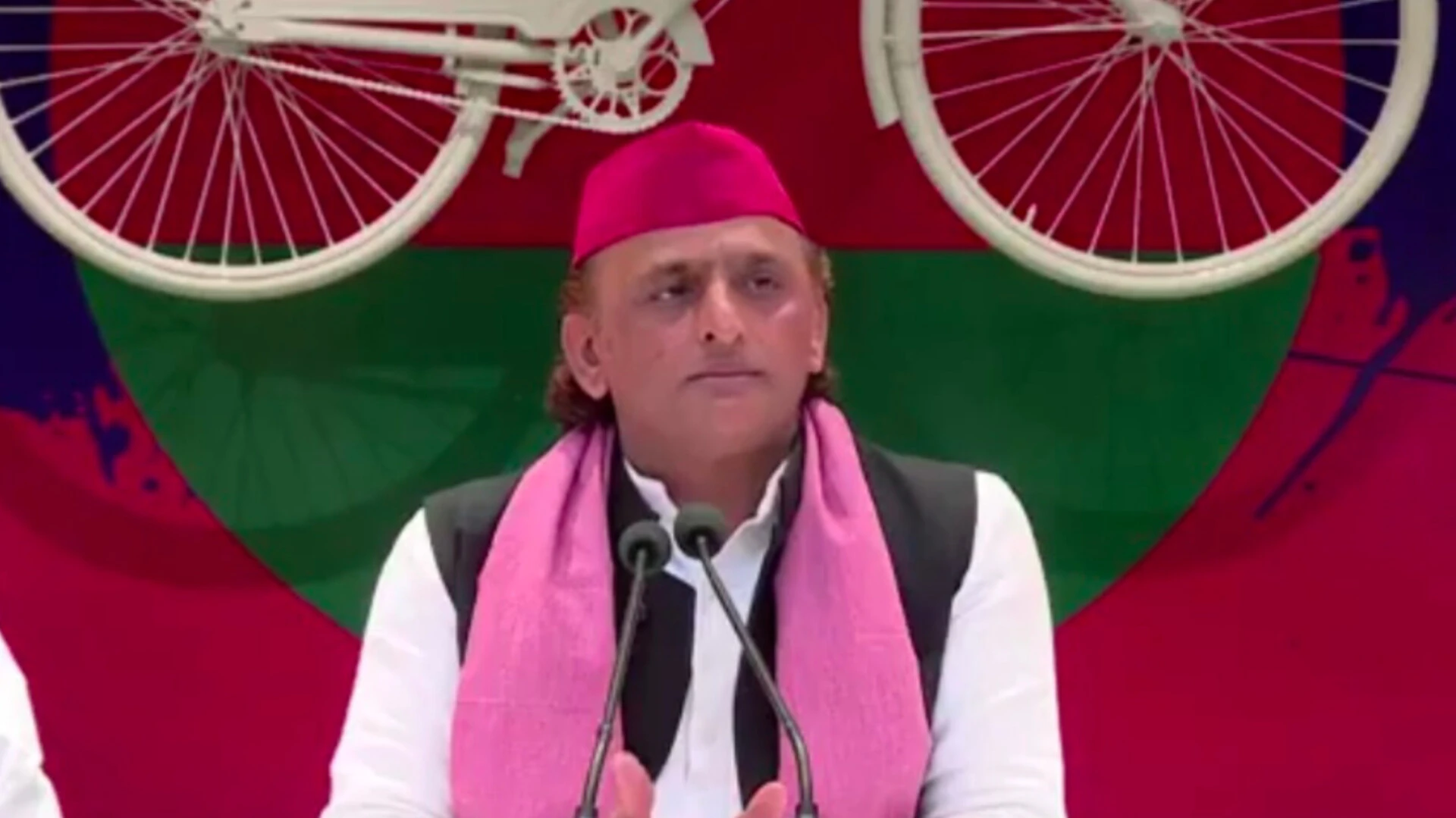 'चुनाव आयोग के हाथ खून से रंगे', बंगाल का हवाला देकर अखिलेश का वार, कहा- SIR के लिए जल्दी क्यों?