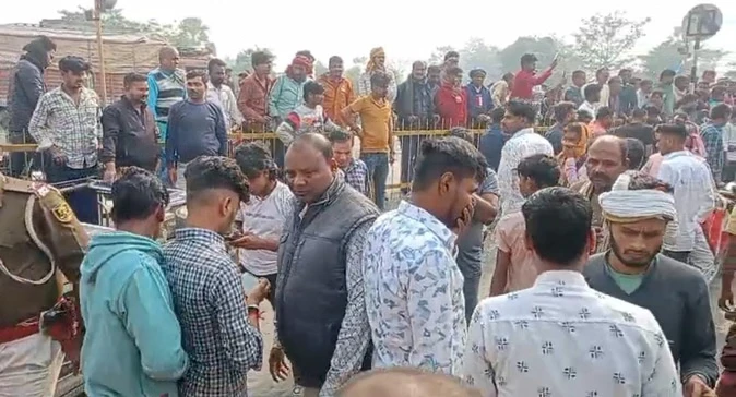 मोतिहारी में भीषण सड़क हादसा, ट्रक की चपेट में आने से पाँच लोगों की मौत