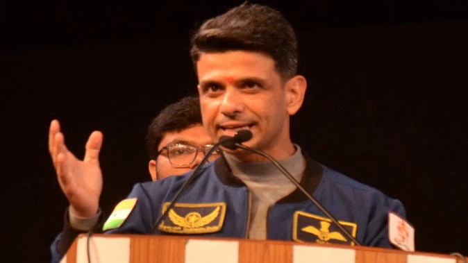 अलीगढ़ में छात्रों से मिले शुभांशु, साझा किए अंतरिक्ष के अविस्मरणीय अनुभव