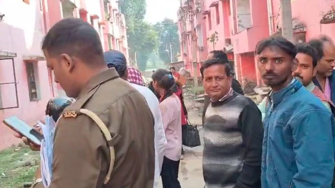 गोंडा: पत्नी के वियोग में मानसिक रूप से परेशान सफाईकर्मी ने फांसी लगाकर दी जान